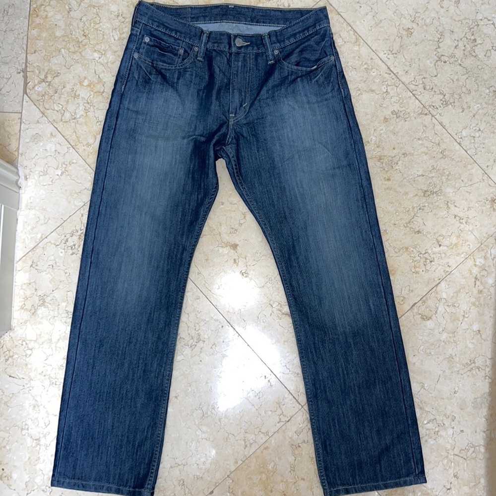 EUC LEVIS 514 JEANS